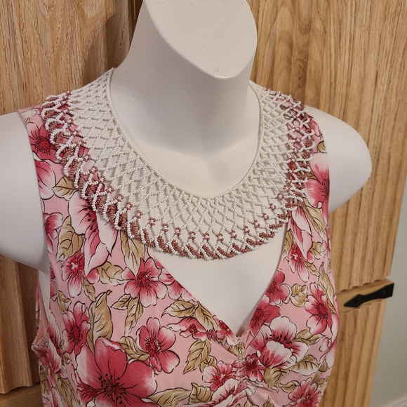 Elegant White and Pink Beaded Necklace - Picture 8 of 8